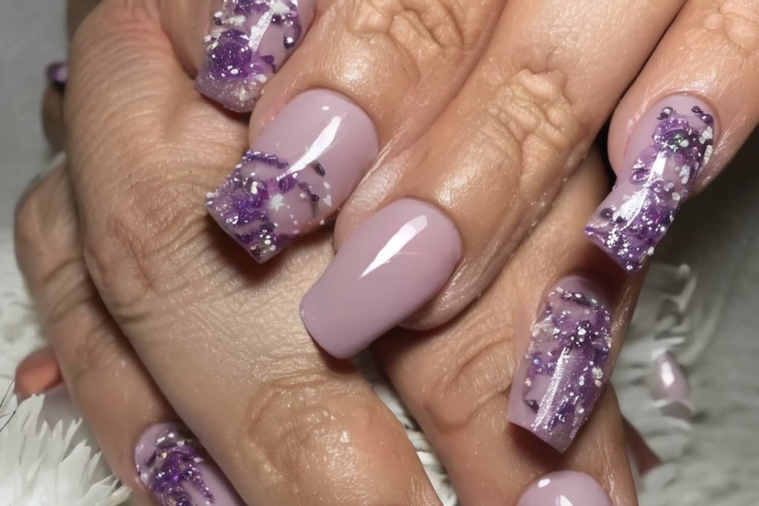luxury nails and spa hours